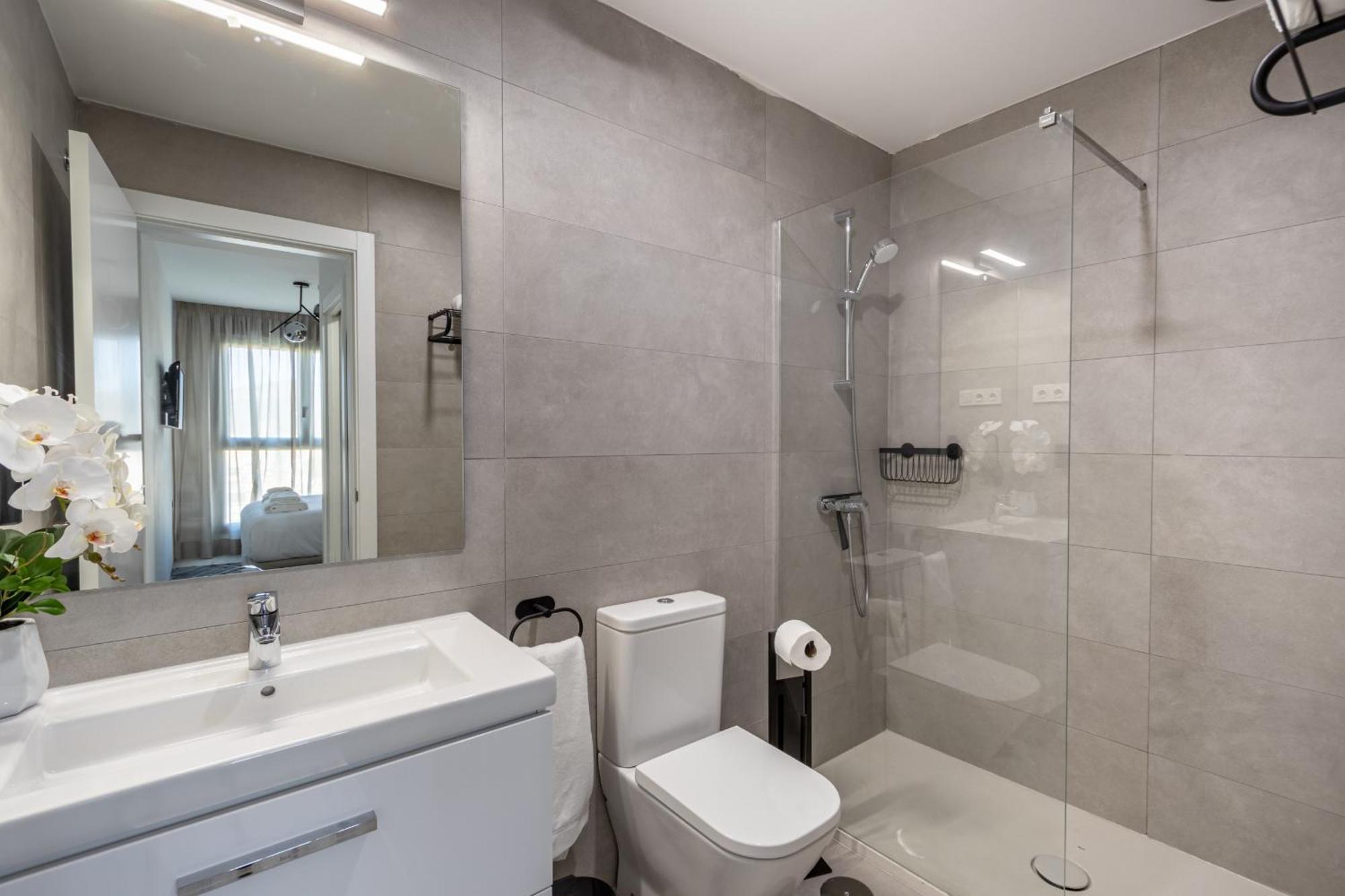 Malaga Skyline 1 Pool & Parking Free Apartment Luaran gambar