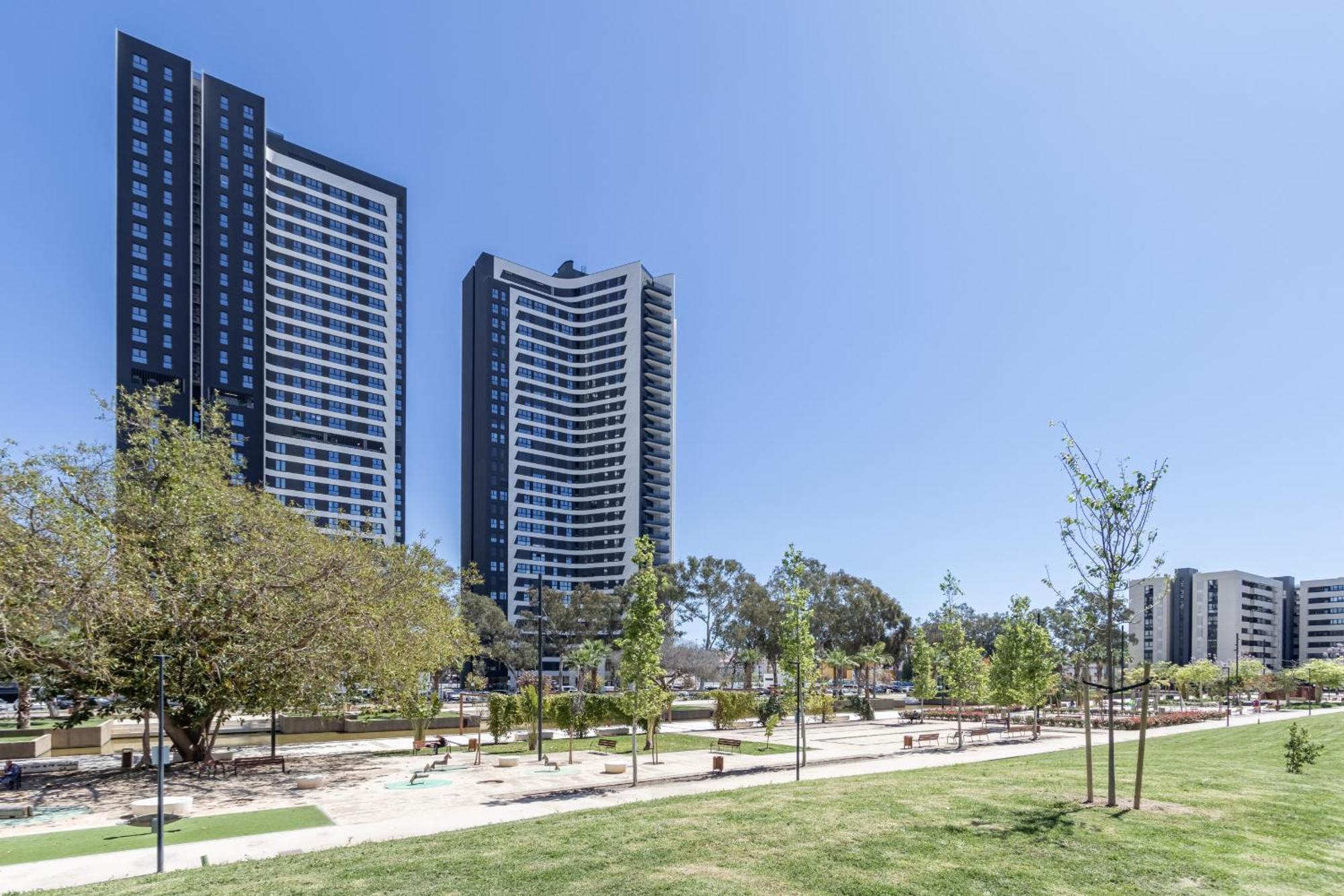 Malaga Skyline 1 Pool & Parking Free Apartment Luaran gambar