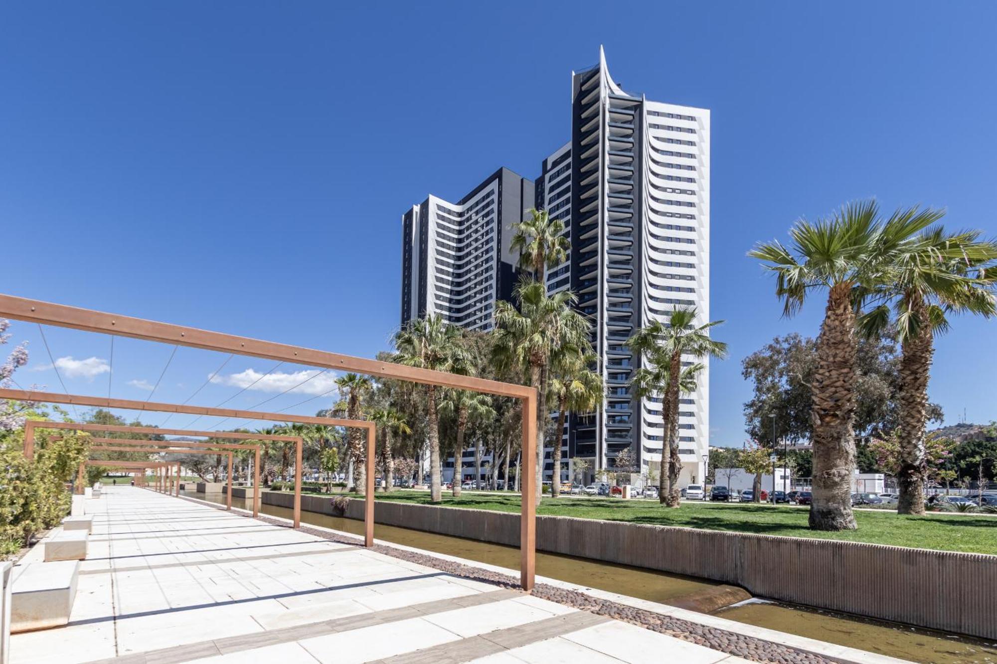 Malaga Skyline 1 Pool & Parking Free Apartment Luaran gambar